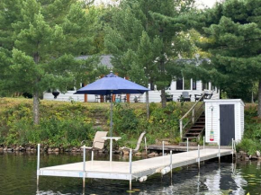 Waterfront Cottage on Beautiful Lake Goodrich